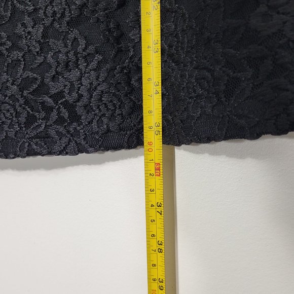 Monroe & Main Women's Black Floral Lace 3/4 Sleeve Zipper Back Knee Length Dress - Picture 9 of 11